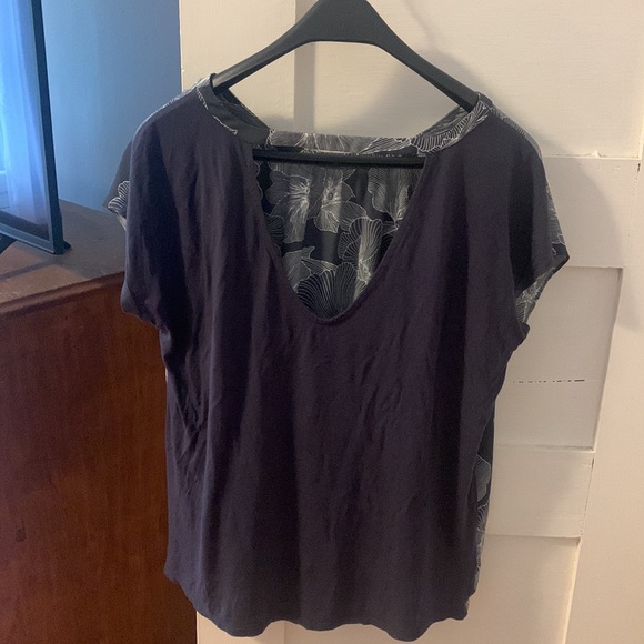 Loft Hawaiian print t-shirt. Size medium. - Picture 2 of 2